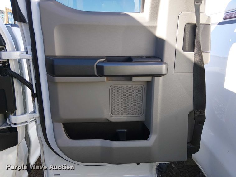 image for item EE5112 2022 Ford F250 Super duty XLT Ext. Cab pickup truck