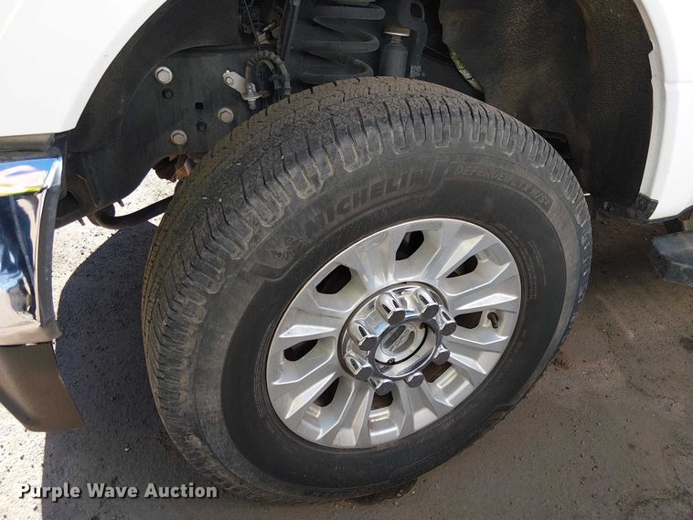 image for item EE5112 2022 Ford F250 Super duty XLT Ext. Cab pickup truck