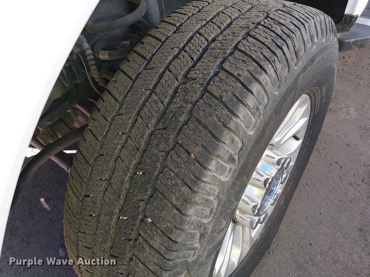 image for item EE5112 2022 Ford F250 Super duty XLT Ext. Cab pickup truck