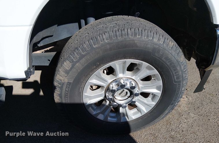 image for item EE5112 2022 Ford F250 Super duty XLT Ext. Cab pickup truck