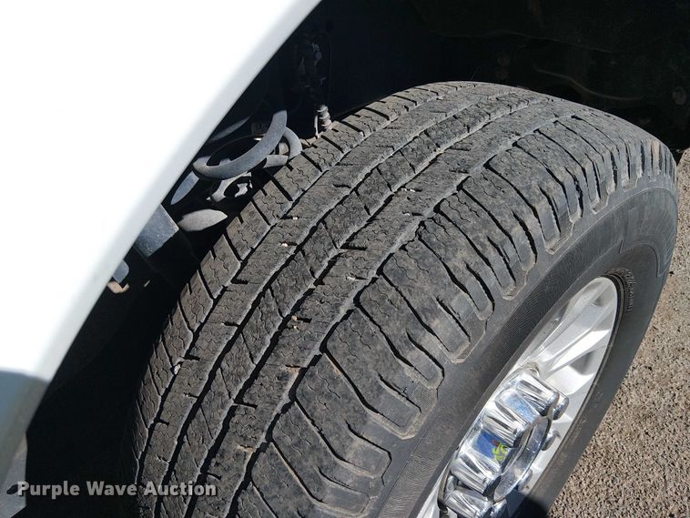 image for item EE5112 2022 Ford F250 Super duty XLT Ext. Cab pickup truck