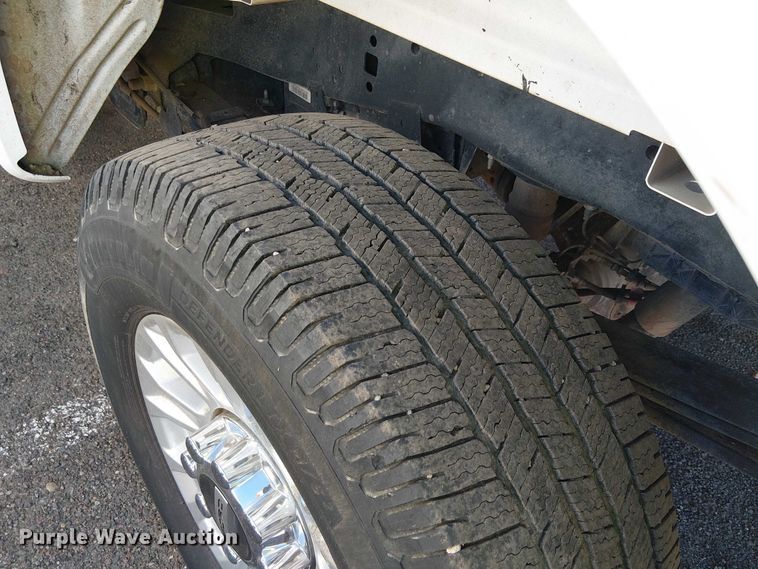 image for item EE5112 2022 Ford F250 Super duty XLT Ext. Cab pickup truck