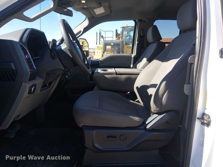 image for item EE5113 2022 Ford F250 Super Duty XLT Ext. Cab pickup truck