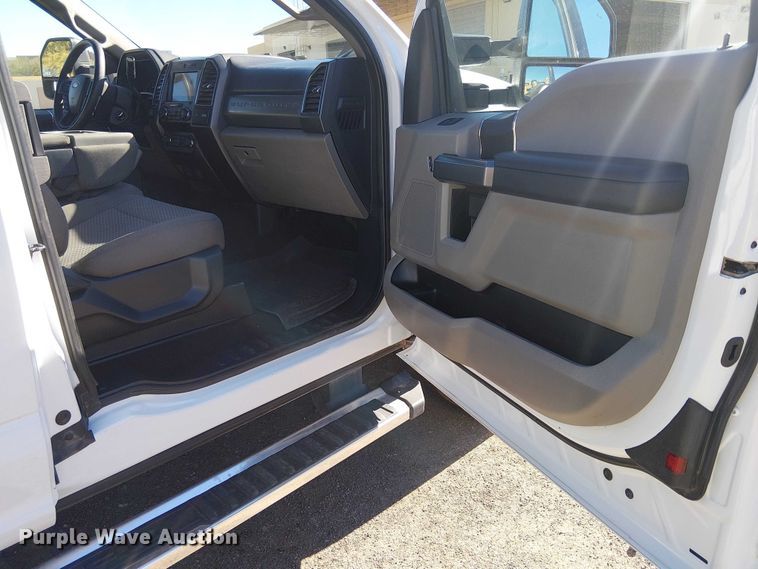 image for item EE5113 2022 Ford F250 Super Duty XLT Ext. Cab pickup truck