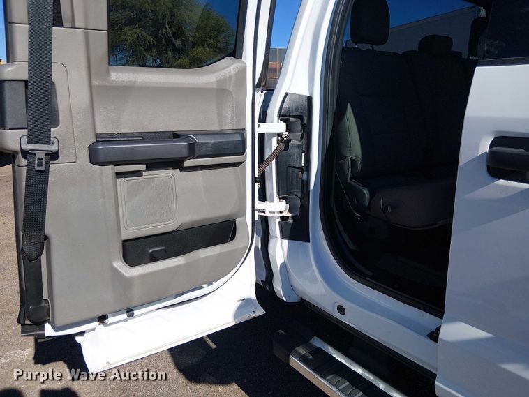 image for item EE5113 2022 Ford F250 Super Duty XLT Ext. Cab pickup truck