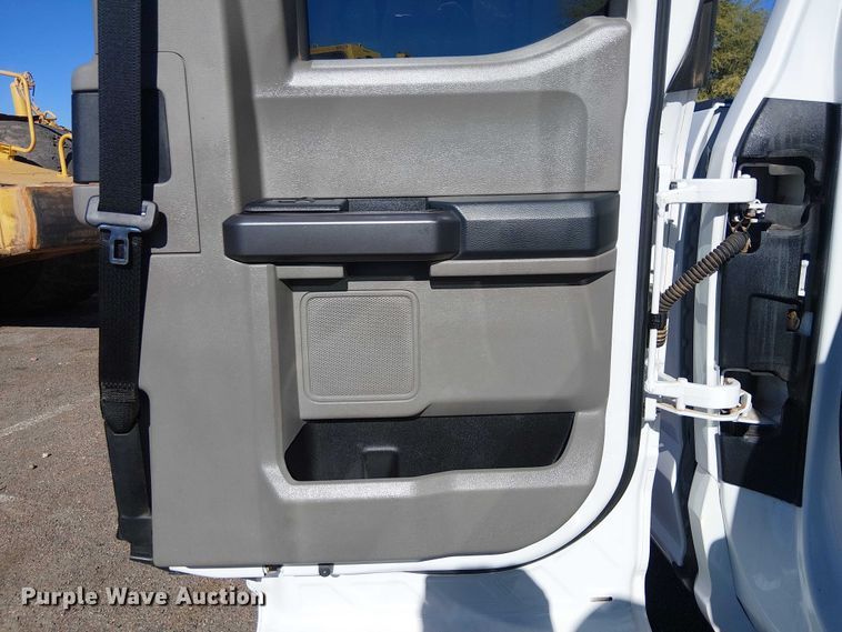 image for item EE5113 2022 Ford F250 Super Duty XLT Ext. Cab pickup truck