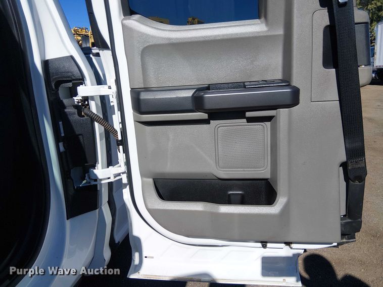 image for item EE5113 2022 Ford F250 Super Duty XLT Ext. Cab pickup truck