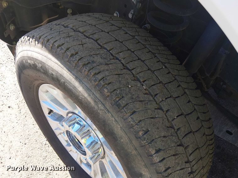 image for item EE5113 2022 Ford F250 Super Duty XLT Ext. Cab pickup truck