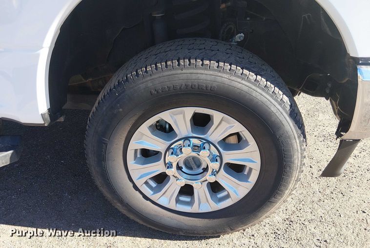 image for item EE5113 2022 Ford F250 Super Duty XLT Ext. Cab pickup truck