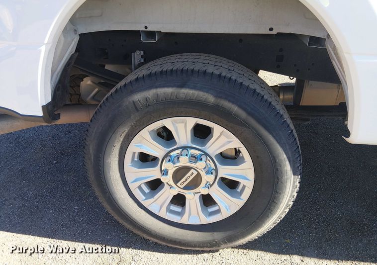 image for item EE5113 2022 Ford F250 Super Duty XLT Ext. Cab pickup truck