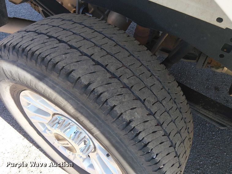 image for item EE5113 2022 Ford F250 Super Duty XLT Ext. Cab pickup truck