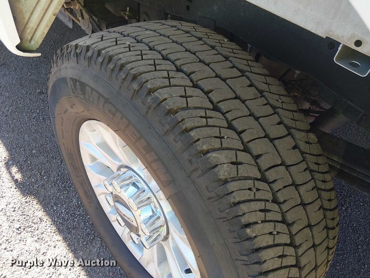 image for item EE5113 2022 Ford F250 Super Duty XLT Ext. Cab pickup truck