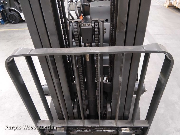 image for item EE5121 2016 UniCarriers CFS40 forklift