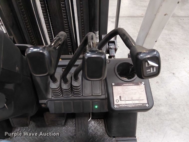 image for item EE5121 2016 UniCarriers CFS40 forklift