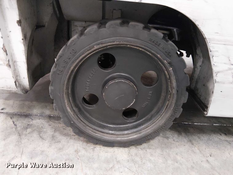 image for item EE5121 2016 UniCarriers CFS40 forklift