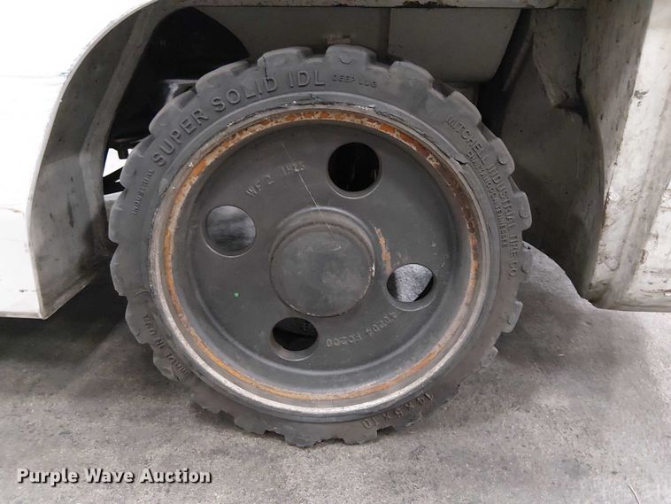 image for item EE5121 2016 UniCarriers CFS40 forklift