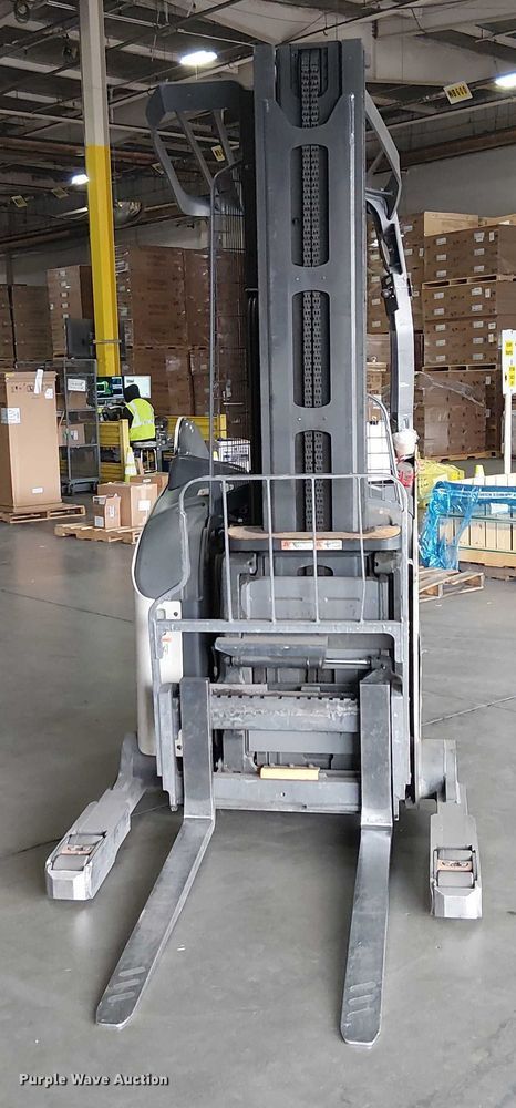 image for item EE5130 2015 Crown RM6025-45 reach truck