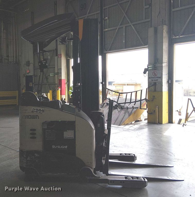 image for item EE5130 2015 Crown RM6025-45 reach truck