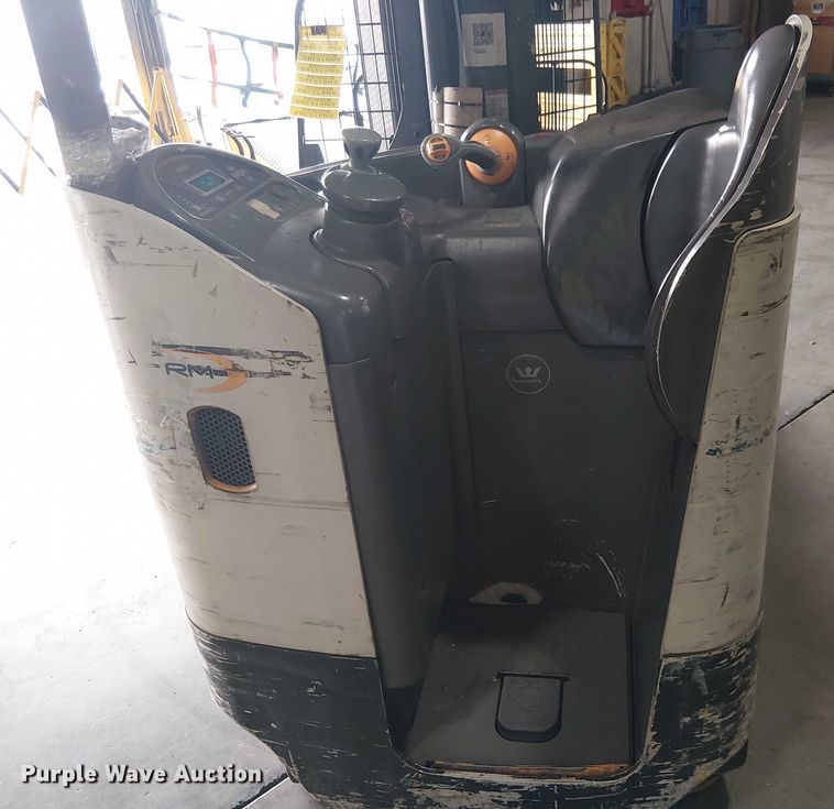 image for item EE5130 2015 Crown RM6025-45 reach truck