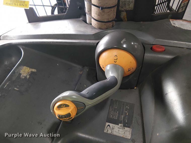 image for item EE5130 2015 Crown RM6025-45 reach truck