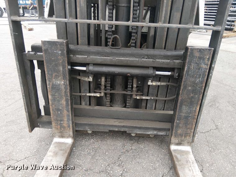 image for item EE5131 2017 UniCarriers CFS40 forklift