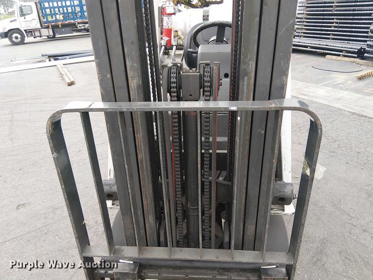 image for item EE5131 2017 UniCarriers CFS40 forklift