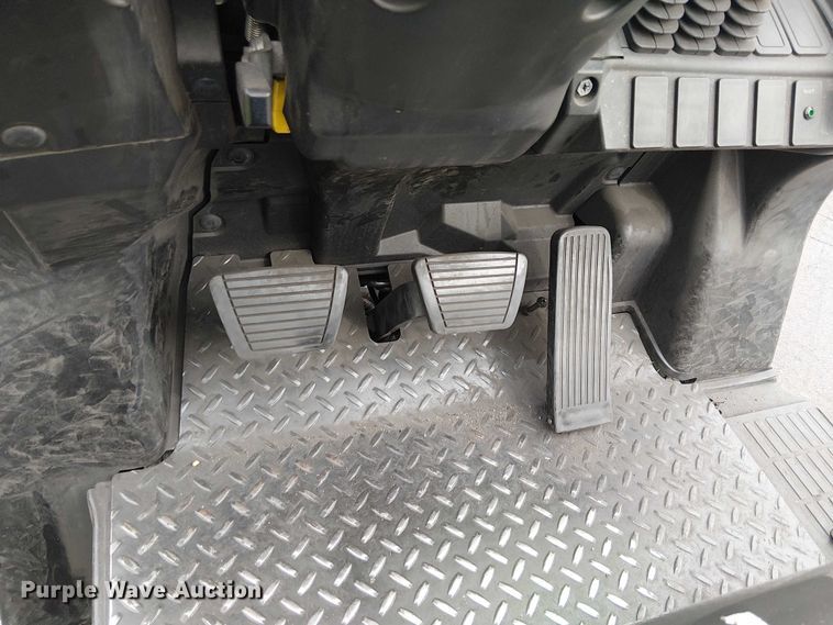 image for item EE5131 2017 UniCarriers CFS40 forklift