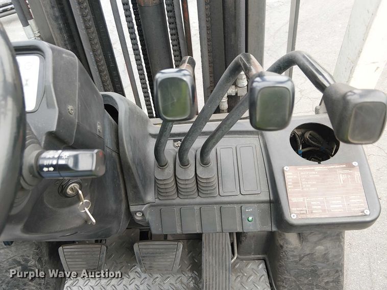 image for item EE5131 2017 UniCarriers CFS40 forklift
