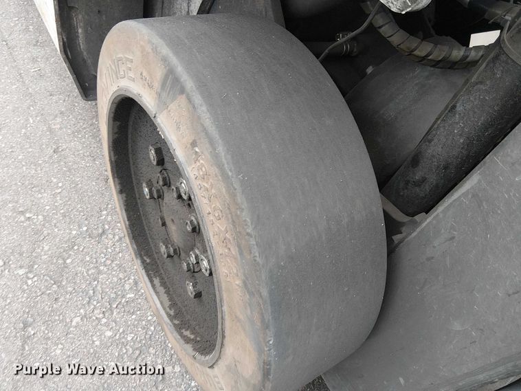 image for item EE5131 2017 UniCarriers CFS40 forklift