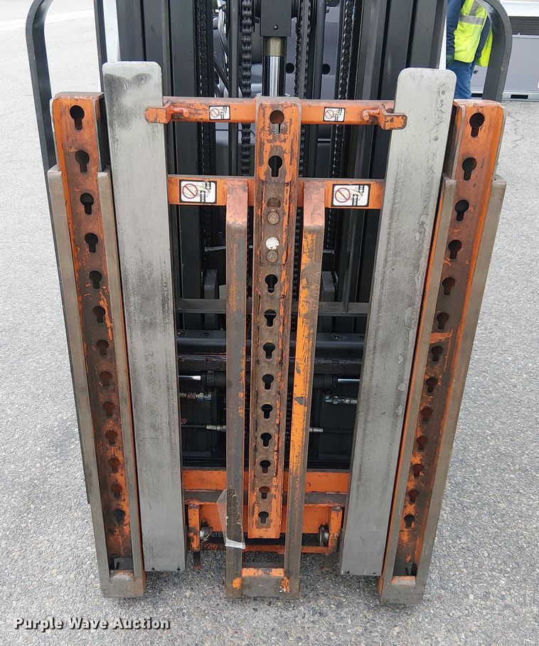 image for item EE5132 2017 UniCarriers CFS40 forklift