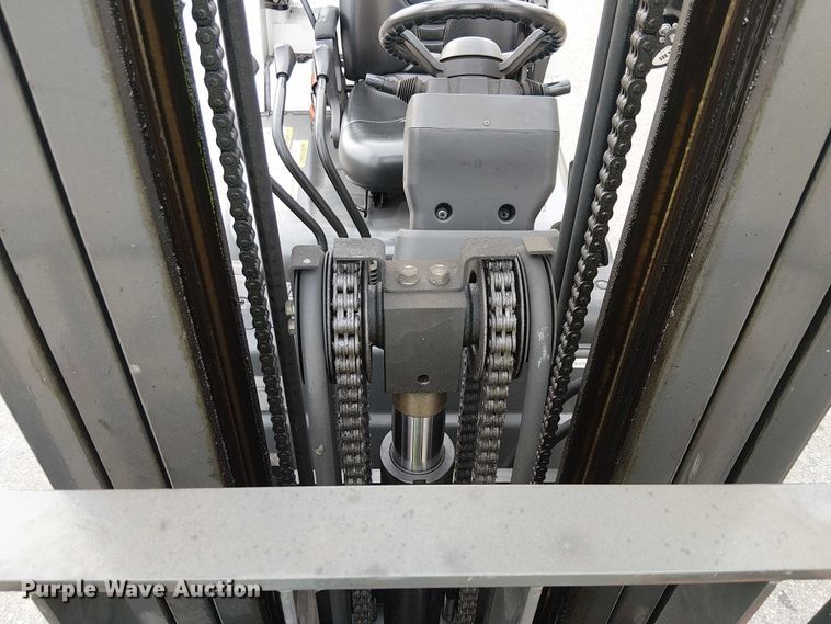 image for item EE5132 2017 UniCarriers CFS40 forklift