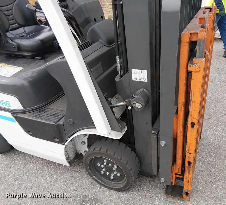 image for item EE5132 2017 UniCarriers CFS40 forklift