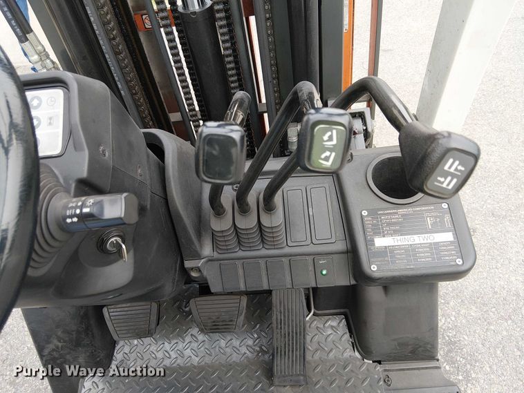 image for item EE5132 2017 UniCarriers CFS40 forklift