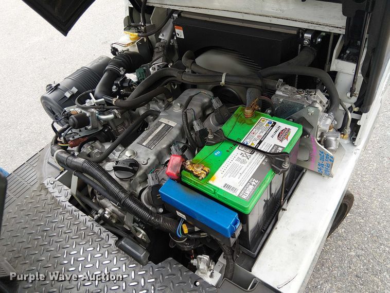 image for item EE5132 2017 UniCarriers CFS40 forklift