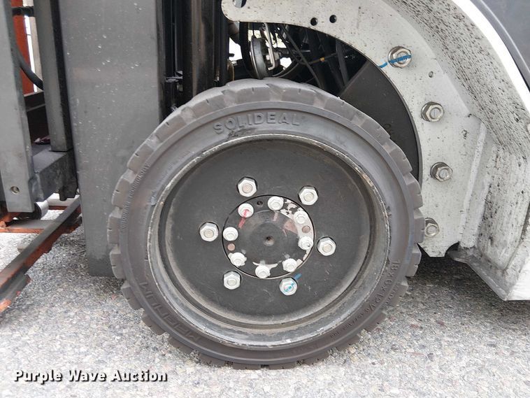 image for item EE5132 2017 UniCarriers CFS40 forklift