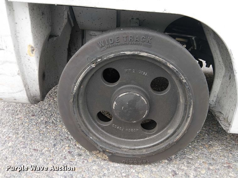 image for item EE5132 2017 UniCarriers CFS40 forklift