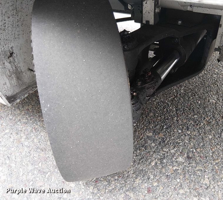 image for item EE5132 2017 UniCarriers CFS40 forklift