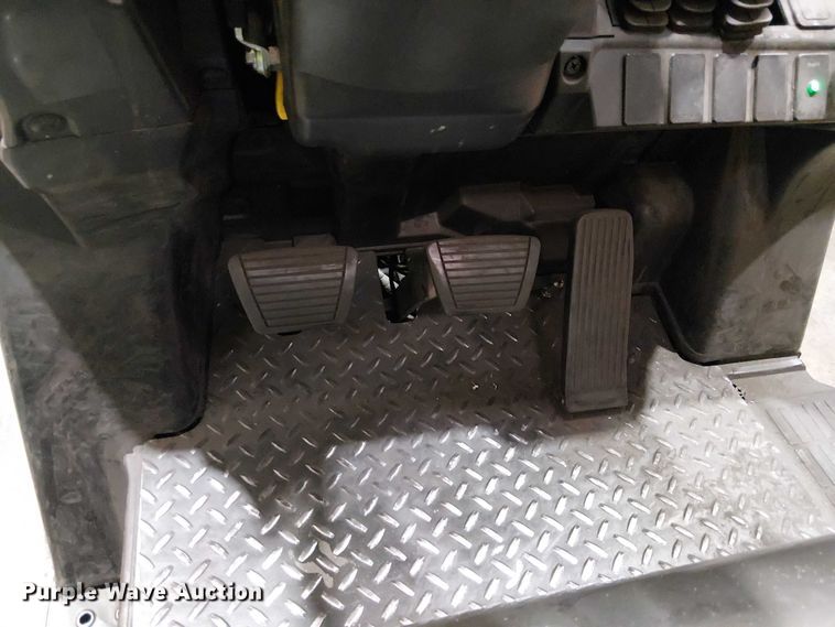 image for item EE5134 2017 UniCarriers CFS40 forklift