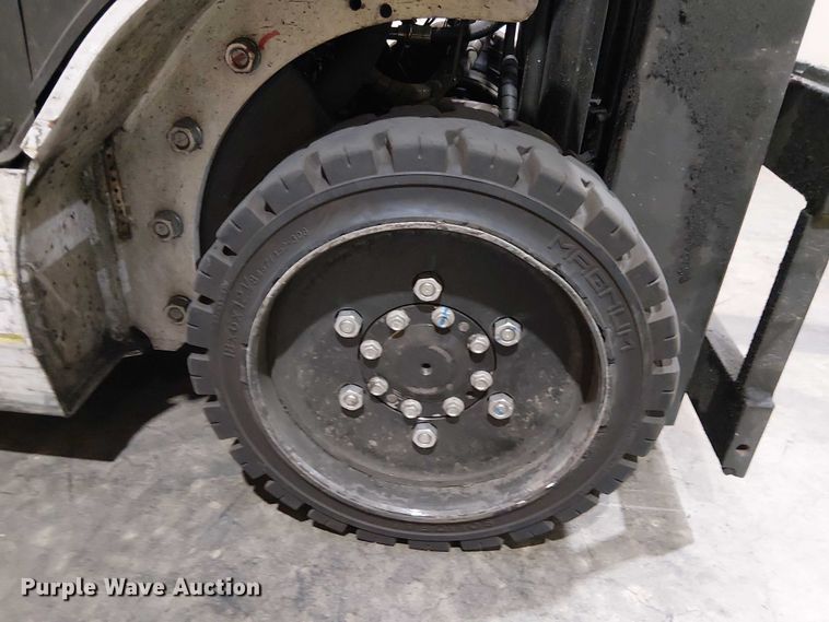 image for item EE5134 2017 UniCarriers CFS40 forklift