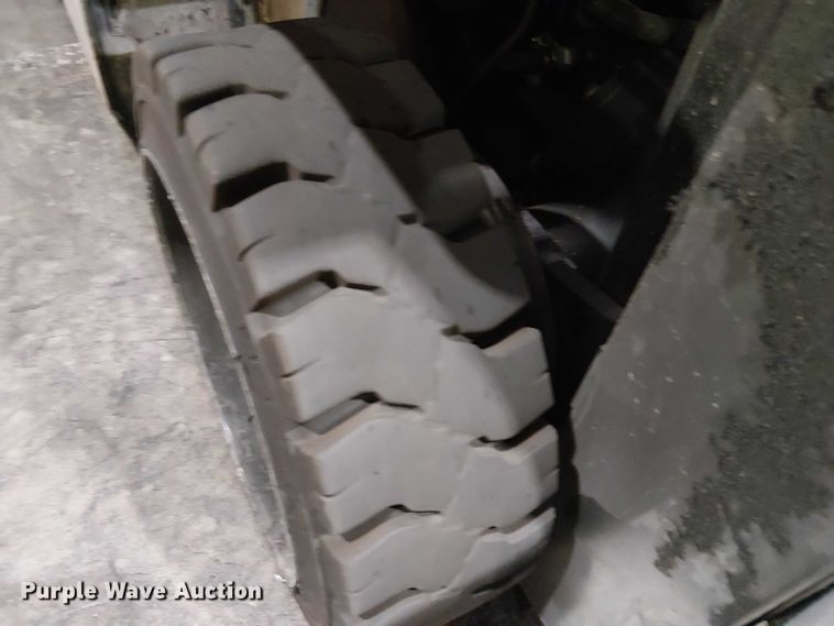 image for item EE5134 2017 UniCarriers CFS40 forklift