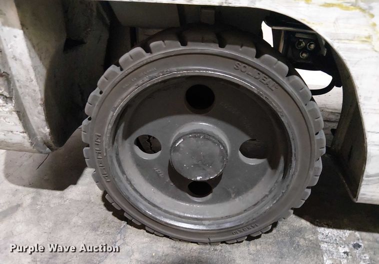 image for item EE5134 2017 UniCarriers CFS40 forklift