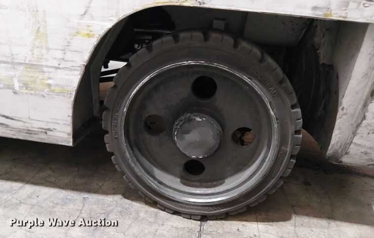 image for item EE5134 2017 UniCarriers CFS40 forklift