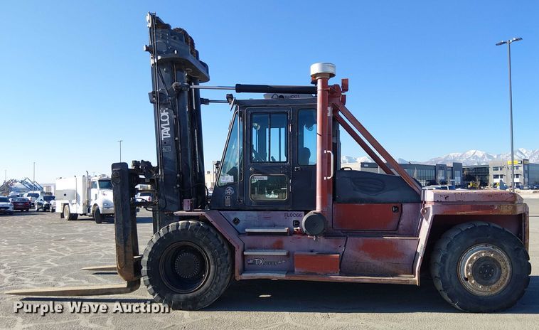 image for item EE5147 2009 Taylor TXH400L forklift