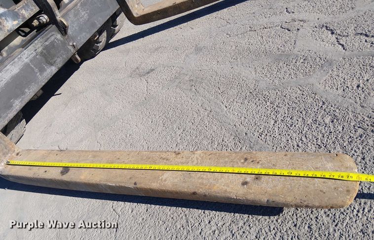 image for item EE5147 2009 Taylor TXH400L forklift