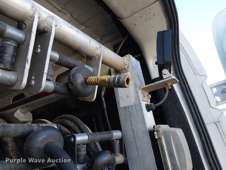 image for item EE5148 2020 Ford Transit 350 utility van