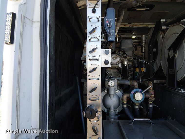 image for item EE5148 2020 Ford Transit 350 utility van