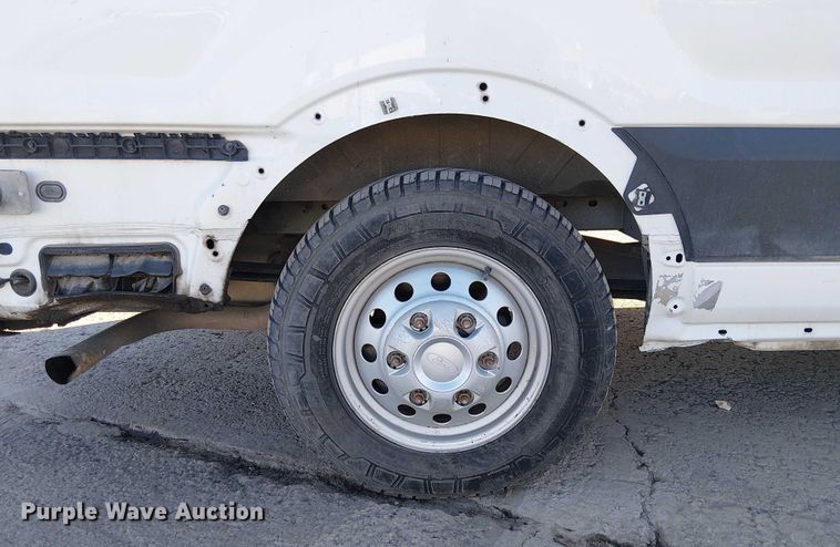 image for item EE5148 2020 Ford Transit 350 utility van