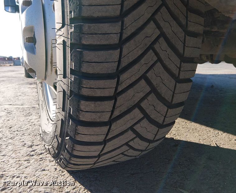 image for item EE5148 2020 Ford Transit 350 utility van