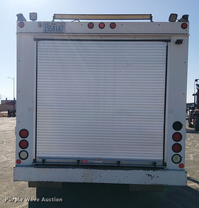 image for item EE5149 2007 Peterbilt 335 utility / service truck