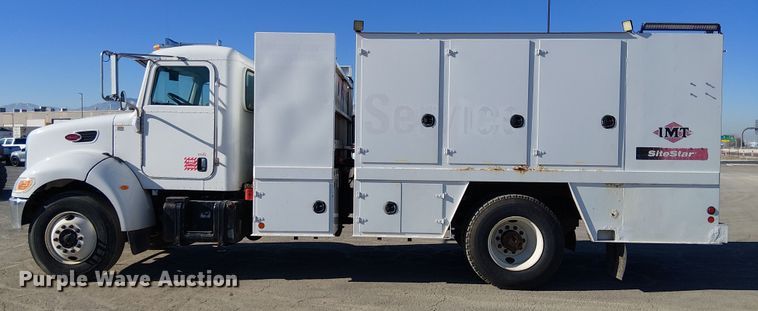 image for item EE5149 2007 Peterbilt 335 utility / service truck